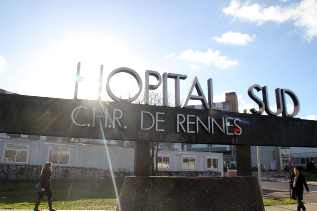 Le petit nourrisson retrouvé au fond d'une poubelle a été pris en charge à la maternité de l'Hôpital Sud, à Rennes. 